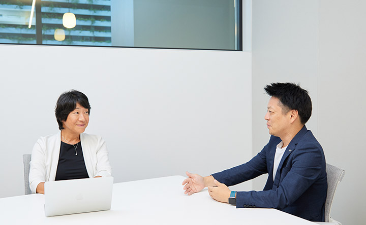 （左）株式会社アーレア　代表取締役　渡瀬 ひろみ氏　（右）キヤノンマーケティングジャパン　オープンイノベーション推進室　木暮 次郎